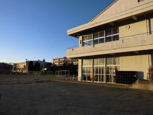 中学校　鹿沼市立北中学校（中学校）まで502m