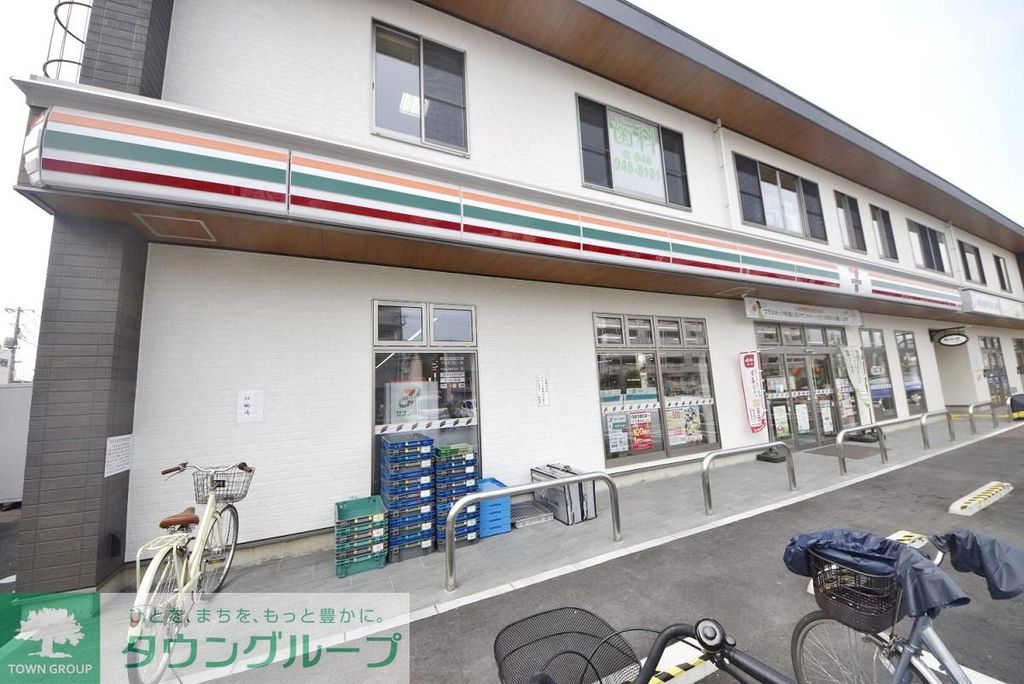 コンビニ　セブンイレブン草加新田駅東口店（コンビニ）まで670m
