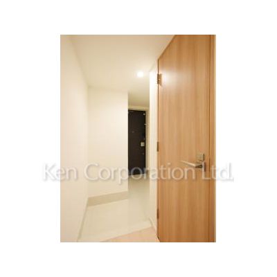 玄関　同タイプ12階のお部屋を撮影。仕様が異なることがあります。