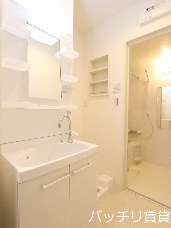 洗面設備　画像は同シリーズタイプの為、参考写真になります。