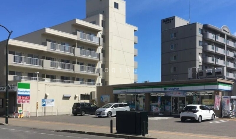 コンビニ　ファミリーマート札幌円山裏参道店（コンビニ）まで439m
