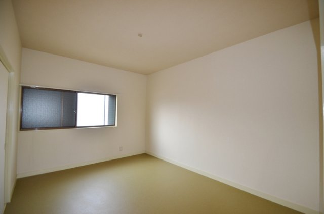 その他　洋間６帖