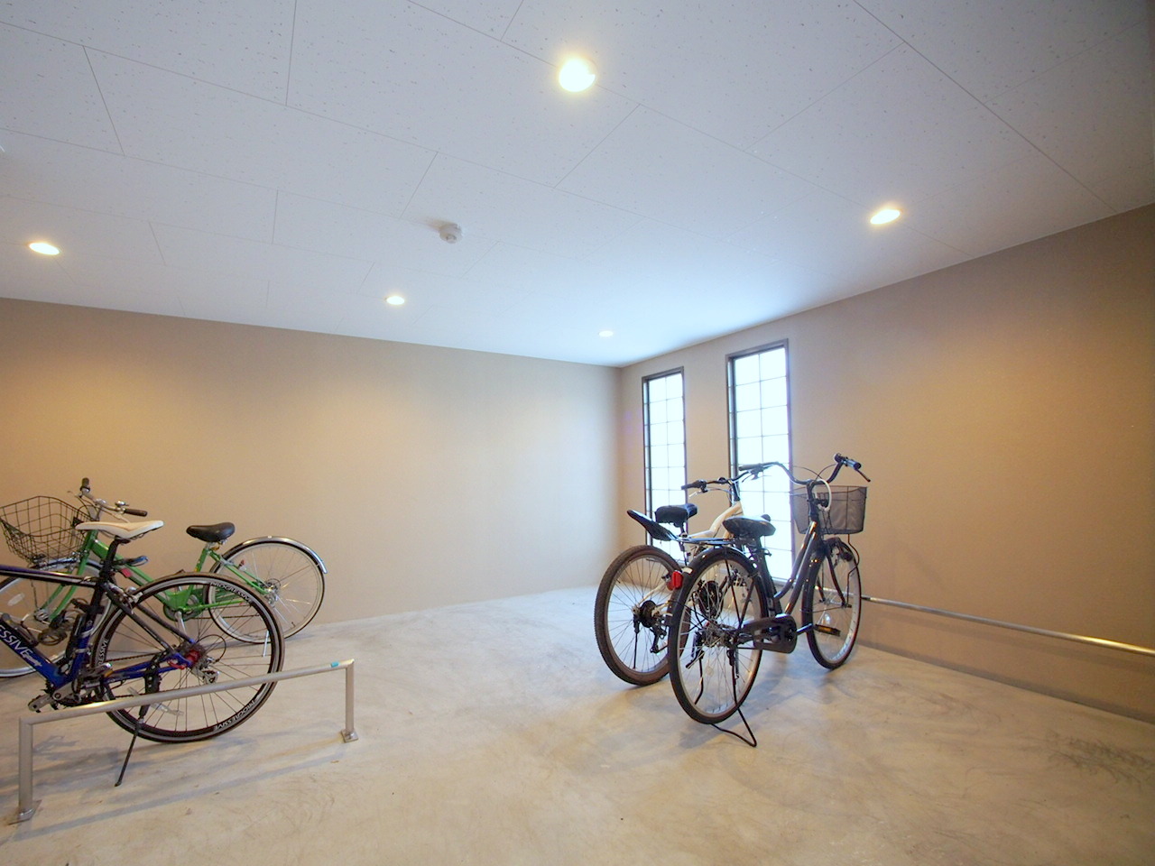 その他共有部分　屋内駐輪場付きです♪
