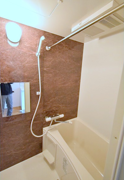 バス・シャワールーム　浴室乾燥機付きのお風呂です♪