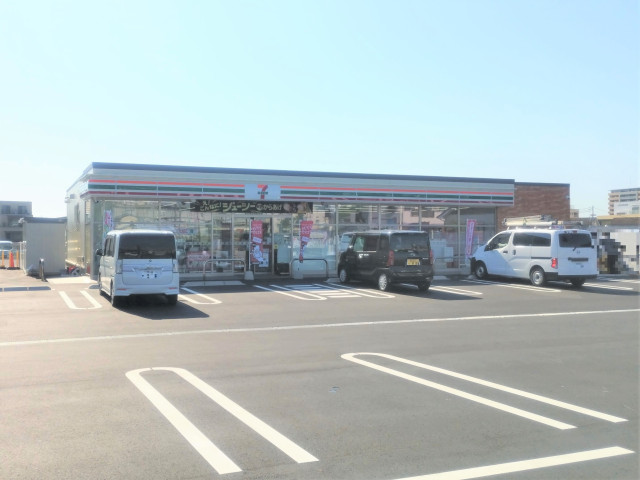 コンビニ　セブンイレブン松山山西町店（コンビニ）まで196m