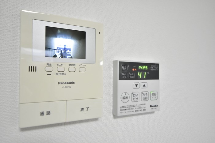 セキュリティ　来客確認ができるモニター付きインターホン♪