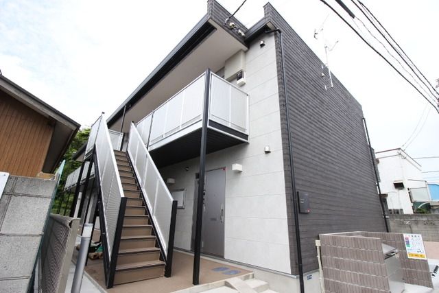 建物外観　安心玄関ダブルロック