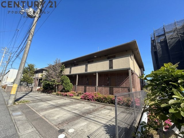 建物外観　オートロックで外部の人間が簡単に出入りできないため安心です。