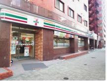 コンビニ　セブンイレブン西新宿4丁目店（コンビニ）まで204m