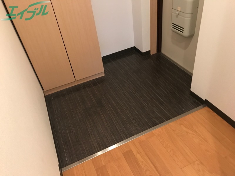 玄関　同物件別室画像