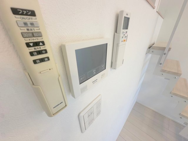 セキュリティ　TVモニターホンで来客が誰か確認してから開けて下さいね