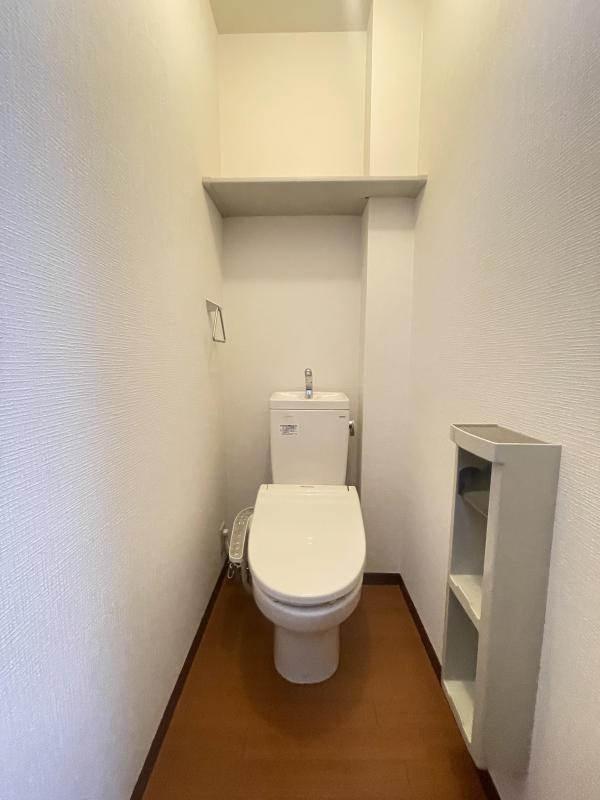 トイレ　反転タイプ・参考写真