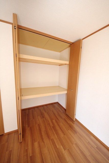 収納　★同建物階下部屋写真★