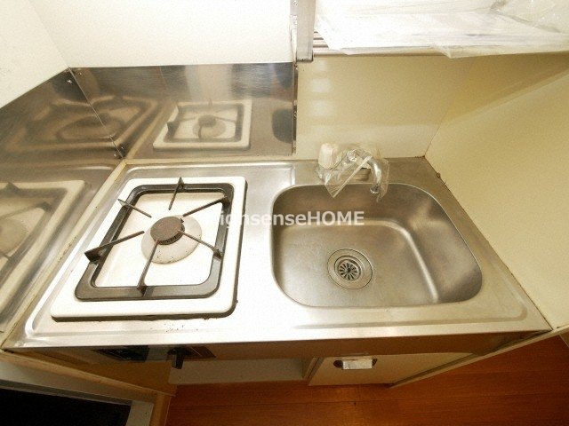 キッチン　コンパクトなキッチンで掃除もラクラク