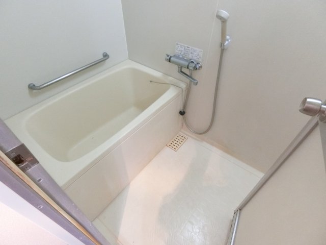 バス・シャワールーム　他のお部屋の参考写真となります。