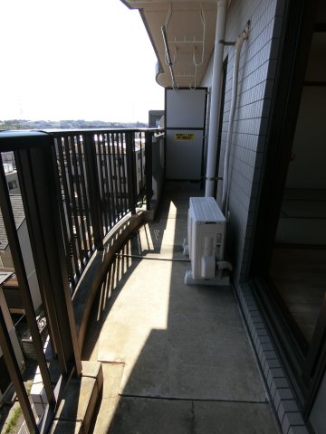 バルコニー　他のお部屋の参考写真となります。