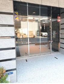 エントランス　清潔なエントランスです