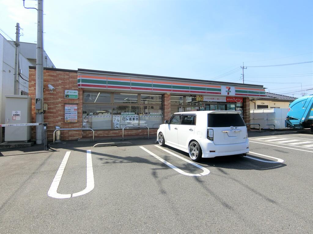 コンビニ　セブンイレブン前橋北代田町店（コンビニ）まで373m