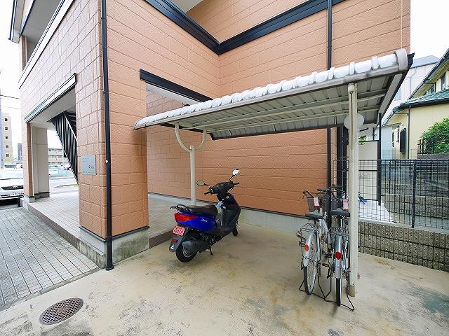 その他共有部分　屋根付き駐輪場です