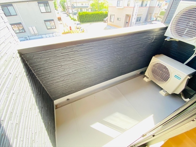 バルコニー　同一建物内２０２号室内装写真転載