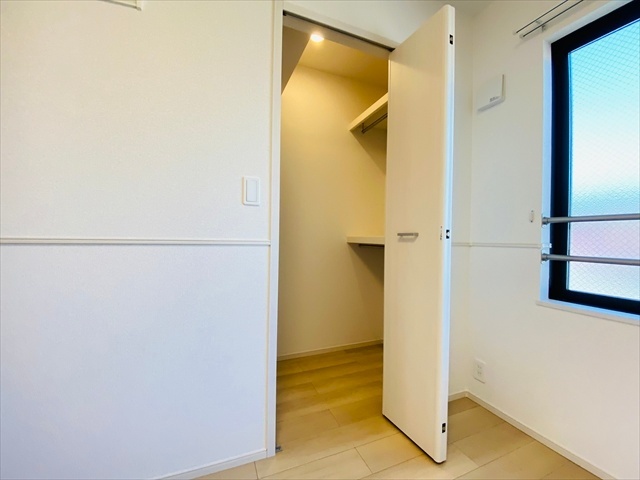 収納　同一建物内２０２号室内装写真転載