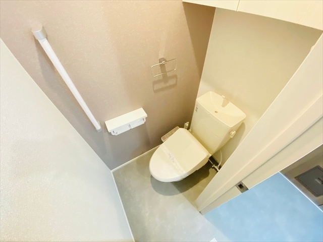トイレ　同一建物内２０２号室内装写真転載