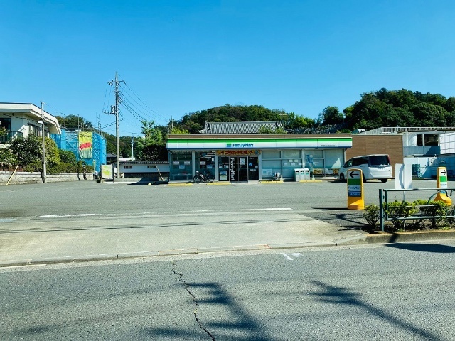 コンビニ　ファミリーマート武蔵村山三ツ木五丁目店（コンビニ）まで533m