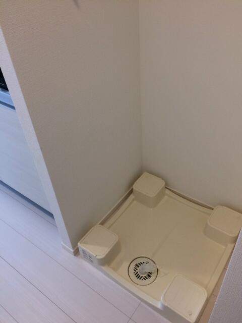 洗面設備　室内洗濯機置場です