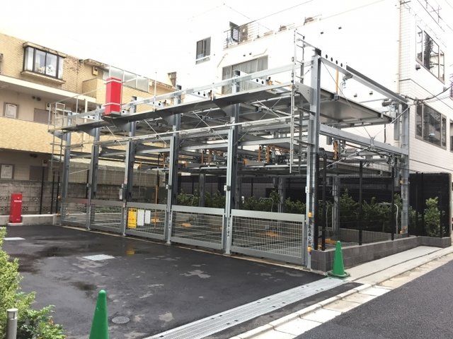 エントランス　建物の内部です