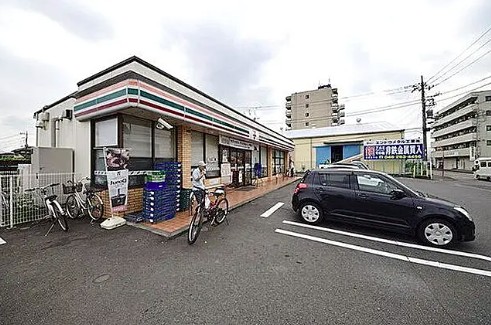 コンビニ　セブンイレブン大和桜森店（コンビニ）まで581m