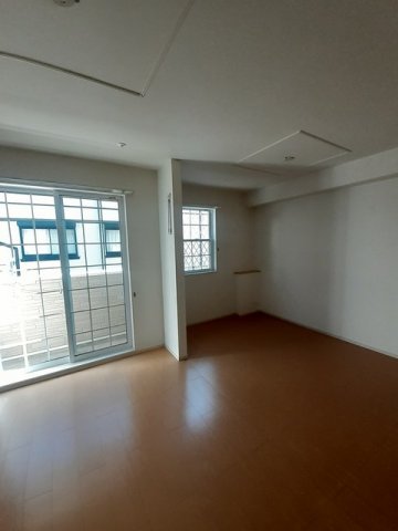 居室・リビング　こちらの居間で趣味の時間をお楽しみください