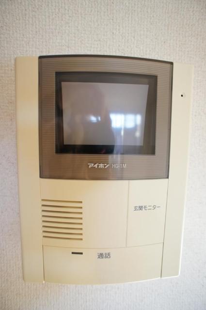 セキュリティ　訪問者は、モニターフォンの映像を確認して居留守も・・・。