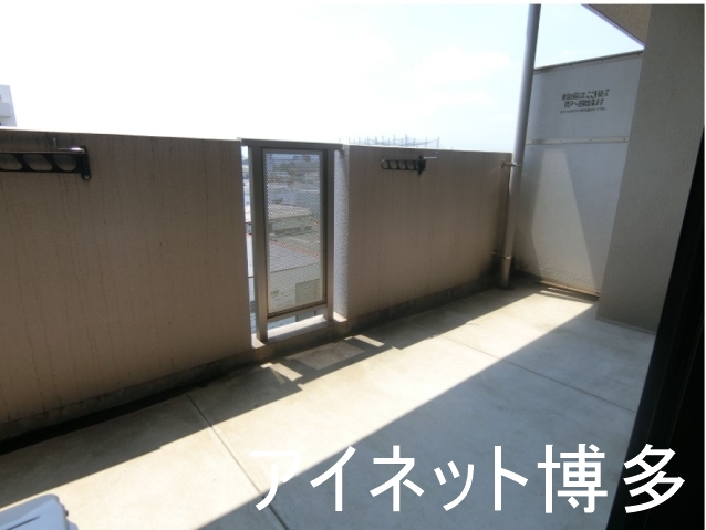 バルコニー　洗濯物はこちらへ