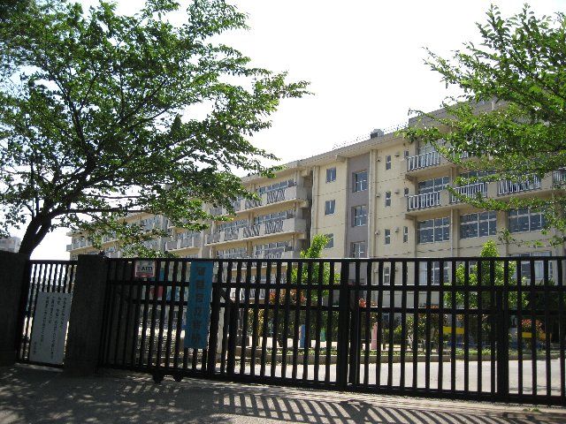 小学校　市立横須賀小学校（小学校）まで470m