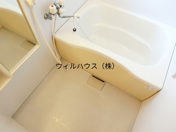 バス・シャワールーム　追い焚き機能付きバス！