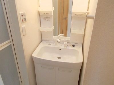 洗面設備　広い洗面スペース