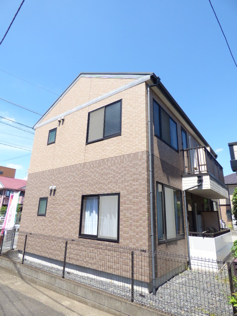 建物外観　鉄骨２階建てのアパートです