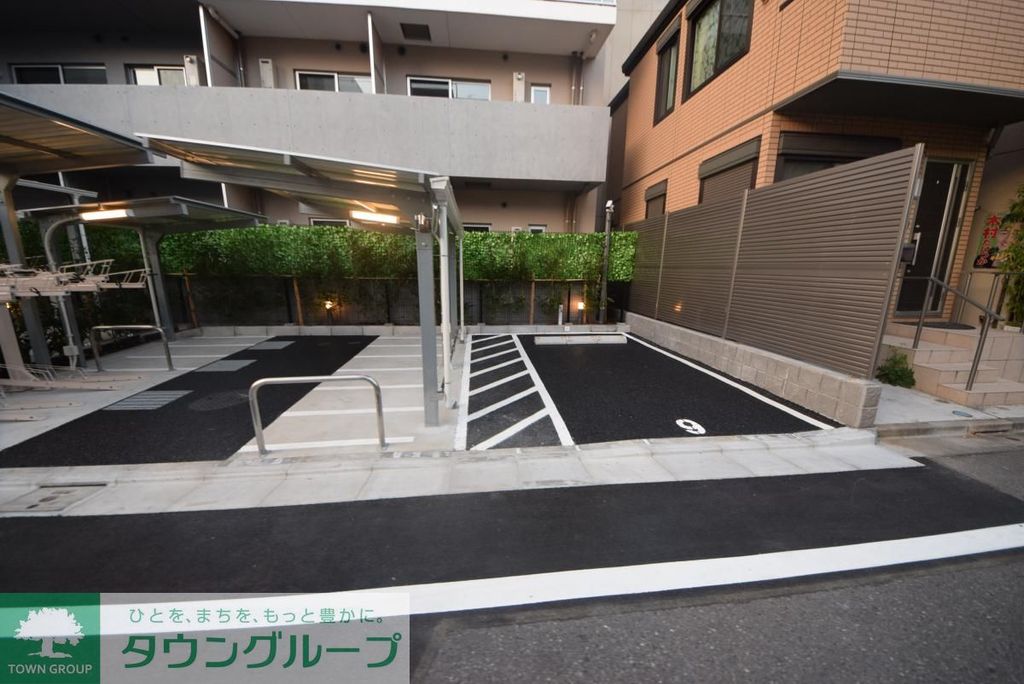 駐車場　駐車場