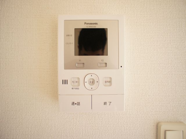 セキュリティ　訪問者の確認ができるTVドアホン付きです♪