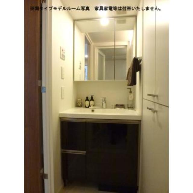 洗面設備　※写真は同タイプ住戸です。