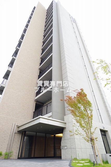 建物外観　15階建ての高層マンション！