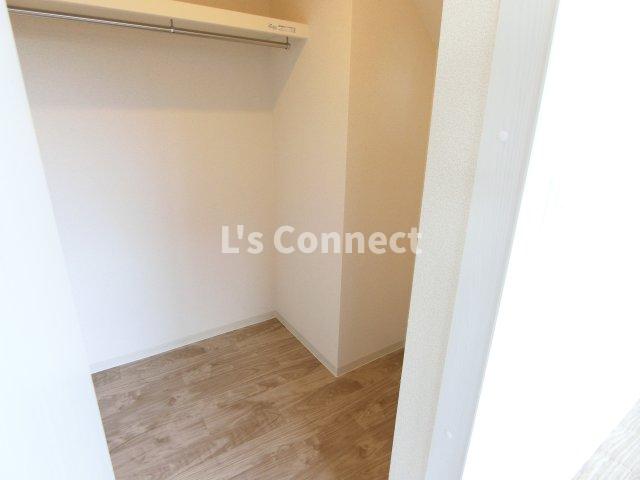 収納　ウォークインクローゼットでお荷物もすっきり収納。