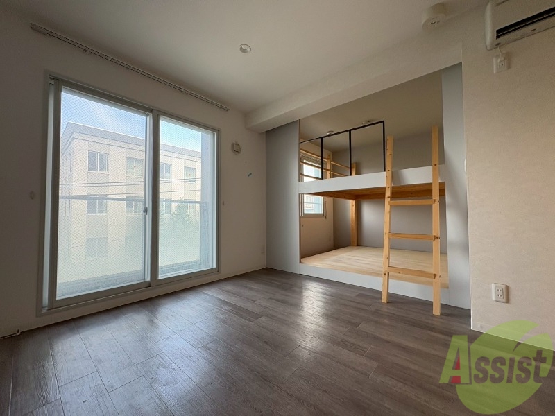 居室・リビング　広くてキレイなお部屋が広がっていて、充実した生活が送れそう。