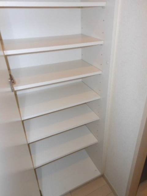 収納　シューズボックス