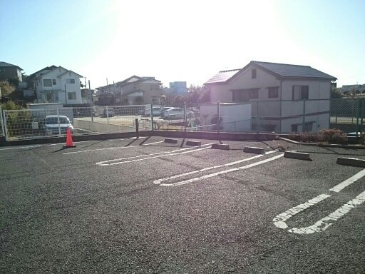 駐車場　駐車場に車を止められます