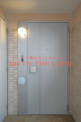 玄関　収納もある玄関です