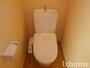 トイレ　落ち着いた色調のトイレです