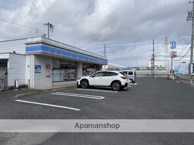 コンビニ　ローソン四日市別名店（コンビニ）まで617m