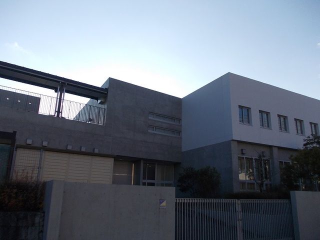中学校　府中学園（中学校）まで2400m