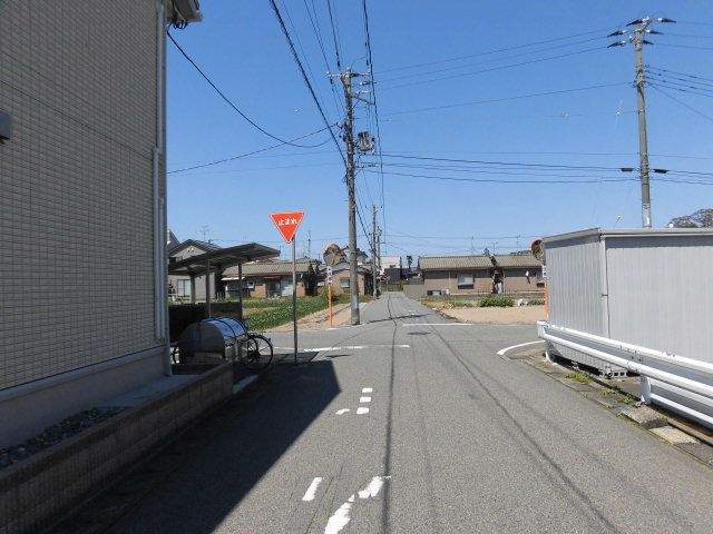 その他　建物東側道路（その他）まで0m